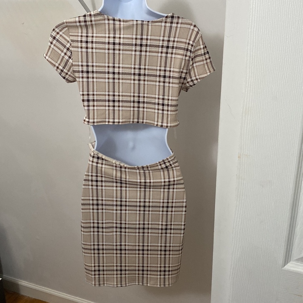 Cutout plaid dress - Picture 2 of 6